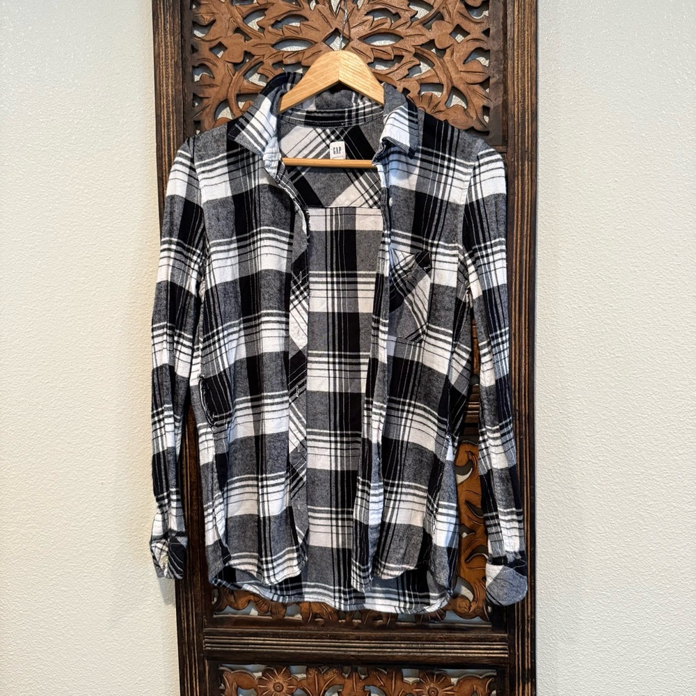 GAP Black and White Plaid Shirt